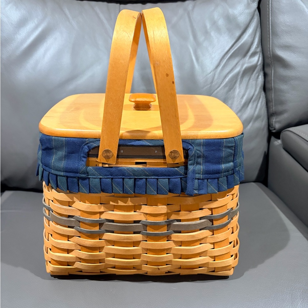Longaberger Collectors Club 1998 Harbor Basket.